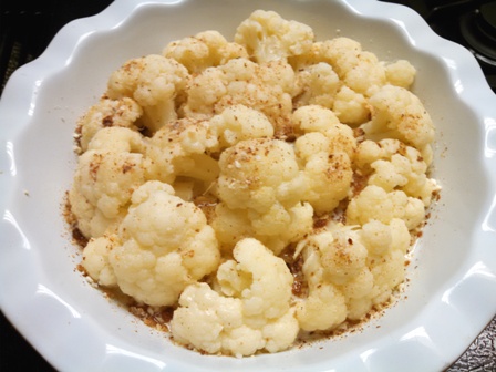 Steamed cauliflower sprinkled with bread crumbs